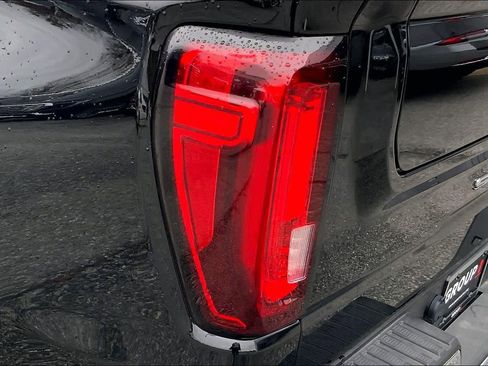 Used 2025 GMC Sierra 1500 SLT image 26