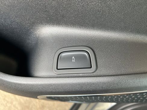 Used 2025 Buick Enclave Avenir w/ Super Cruise Package FWD image 32