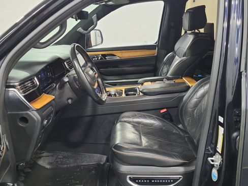 Used 2022 Jeep Grand Wagoneer Series III w/ Rear-Seat Entertainment Group AWD/4WD image 14