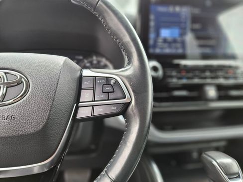 Used 2021 Toyota Highlander Limited image 29