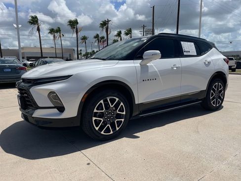 Used 2023 Chevrolet Blazer RS w/ Driver Confidence II Package FWD image 1