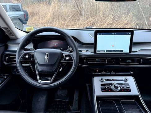 Used 2022 Lincoln Aviator AWD w/ Premium Package image 24