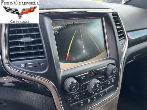 Used 2017 Jeep Grand Cherokee Laredo AWD/4WD image 20