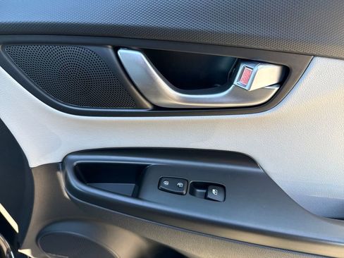 Used 2023 Hyundai Kona Limited w/ Cargo Package image 18