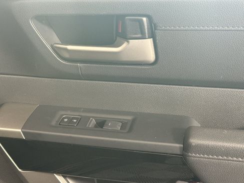 Used 2025 Toyota Tundra Limited AWD/4WD image 29