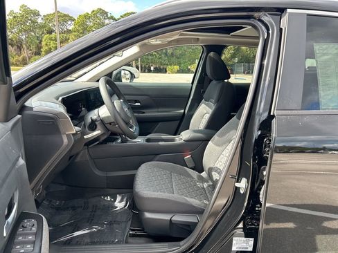 New 2026 Nissan Kicks SV w/ SV Premium Package image 16