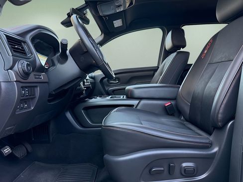 Used 2024 Nissan Titan PRO-4X image 16