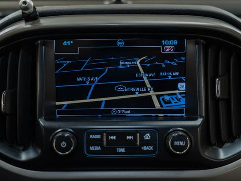 Used 2016 Chevrolet Colorado Z71 image 21