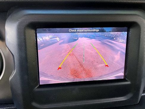 Used 2021 Jeep Wrangler Sport S image 12