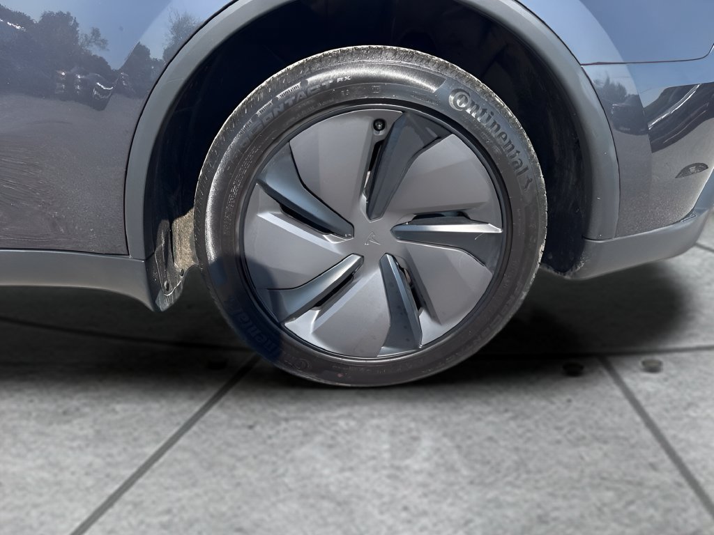 Used 2026 Tesla Model Y Long Range RWD image 29