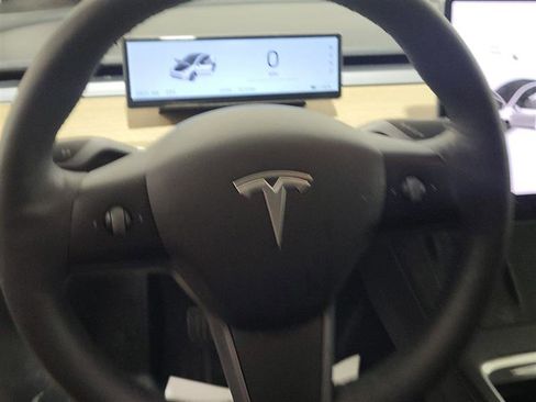 Used 2021 Tesla Model Y Long Range AWD/4WD image 5