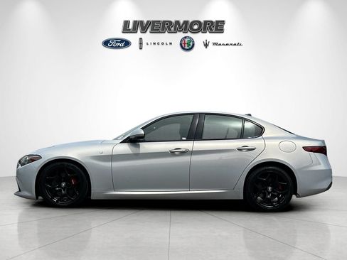 Used 2022 Alfa Romeo Giulia Ti RWD image 6