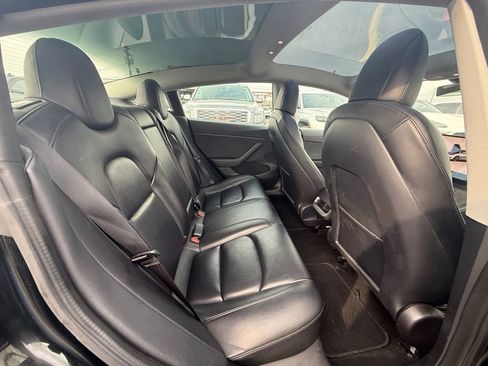 Used 2022 Tesla Model 3 Standard Range image 22