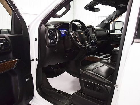 Used 2021 Chevrolet Silverado 2500 High Country w/ Z71 Off-Road Package image 17