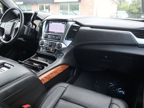 Used 2019 Chevrolet Suburban Premier AWD/4WD image 11