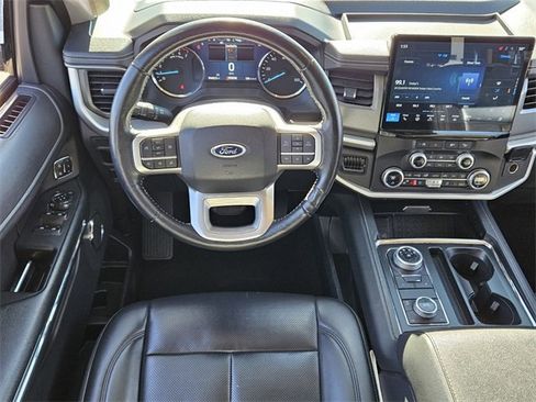 Used 2024 Ford Expedition Max XLT image 13