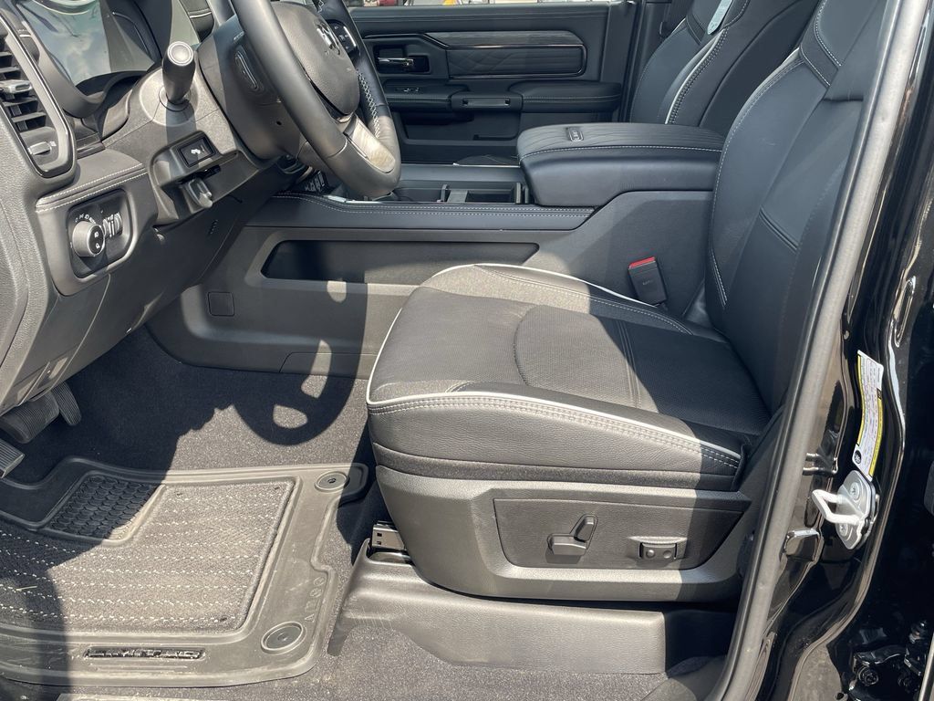New 2025 RAM 2500 Limited AWD/4WD image 12