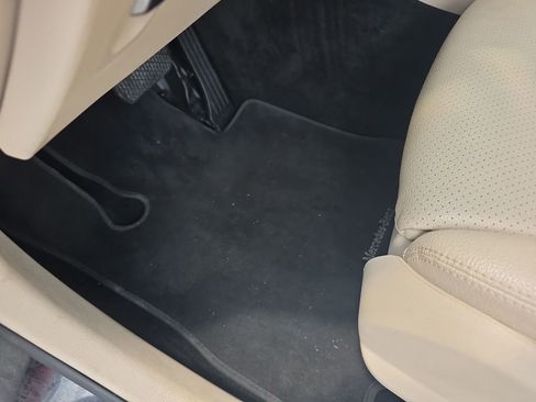 Used 2019 Mercedes-Benz GLC 300 4MATIC image 17