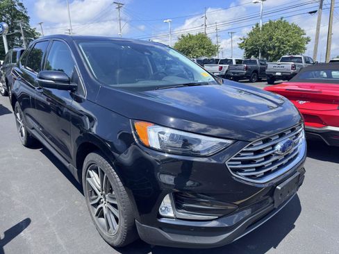 Used 2024 Ford Edge Titanium AWD/4WD image 3