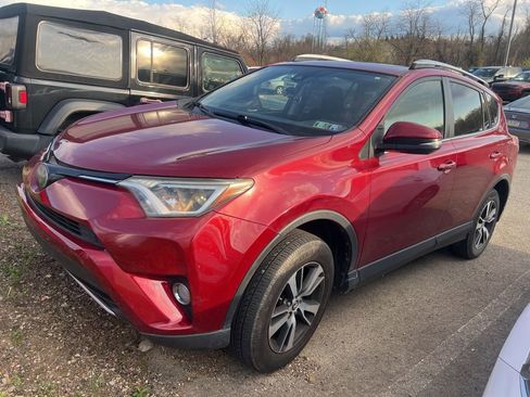 Used 2018 Toyota RAV4 XLE w/ Plus Extra Value Package image 4