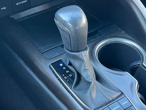 Used 2023 Toyota Camry SE image 25