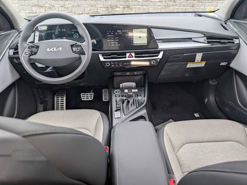New 2026 Kia Niro SX Touring image 11