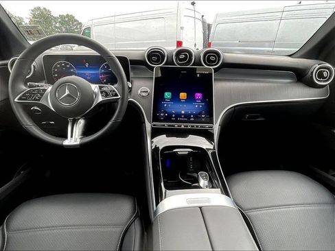 Used 2026 Mercedes-Benz GLC 300 4MATIC image 9