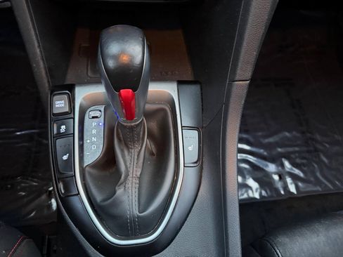 Used 2020 Hyundai Veloster Turbo FWD image 28