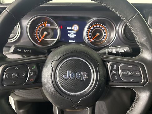 Used 2022 Jeep Wrangler Unlimited Sport image 12