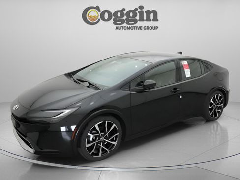 New 2026 Toyota Prius Plug-In Hybrid image 3