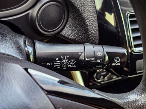 Used 2022 Mitsubishi Eclipse Cross LE image 24