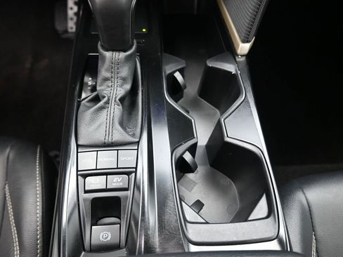 Used 2025 Toyota Camry SE FWD image 9