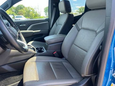Used 2023 Chevrolet Colorado ZR2 w/ ZR2 Convenience Package III AWD/4WD image 22