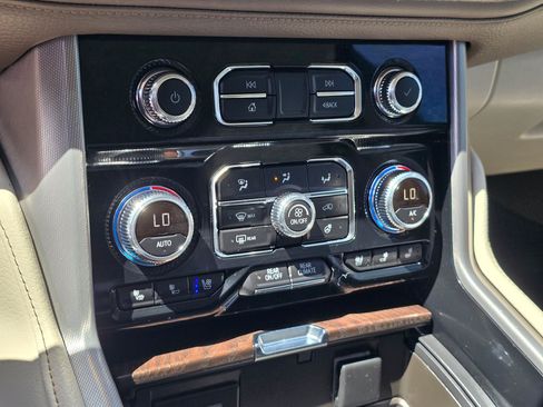 Used 2024 GMC Yukon Denali w/ Denali Reserve Package AWD/4WD image 22