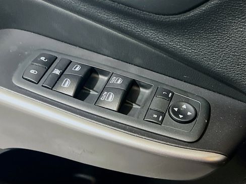 Used 2020 Jeep Cherokee Latitude Plus image 12