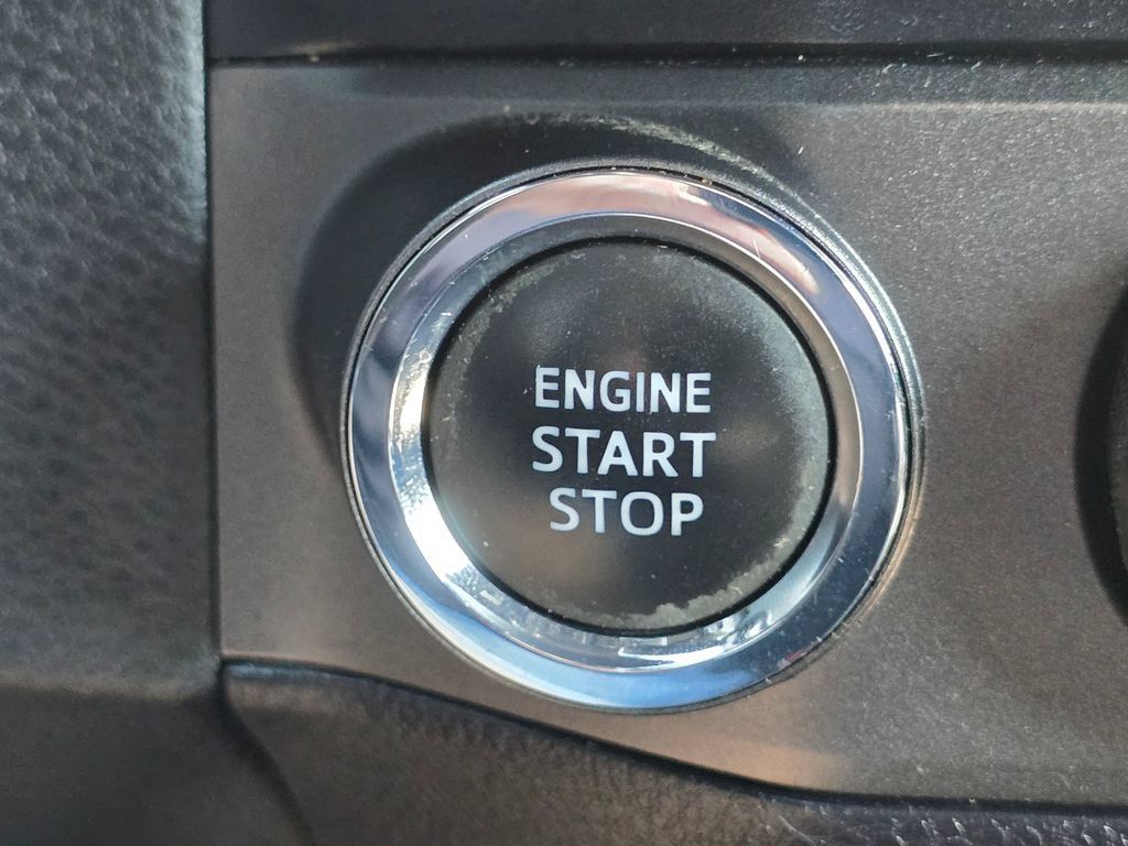 Used 2017 Toyota Tacoma TRD Off-Road AWD/4WD image 35