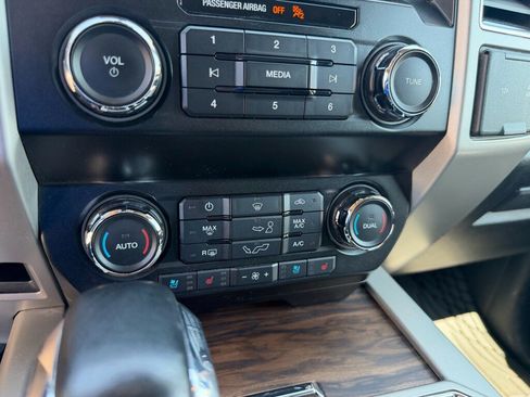 Used 2020 Ford F150 Lariat AWD/4WD image 12