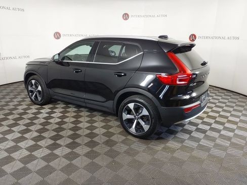 Used 2025 Volvo XC40 B5 Plus AWD/4WD image 7