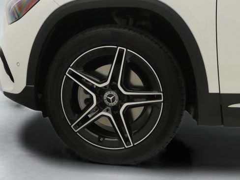 New 2026 Mercedes-Benz GLA 250 image 11
