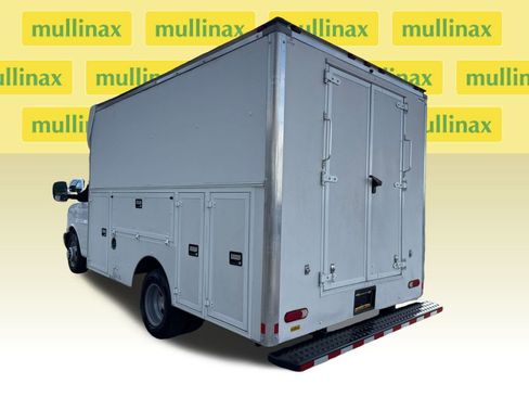 Used 2017 Chevrolet Express 3500 Work Van image 8