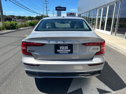 Used 2023 Volvo S60 B5 Plus w/ Climate Package AWD/4WD image 4