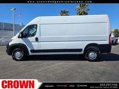 Used 2026 RAM ProMaster 2500 w/ Convenience Group FWD image 4