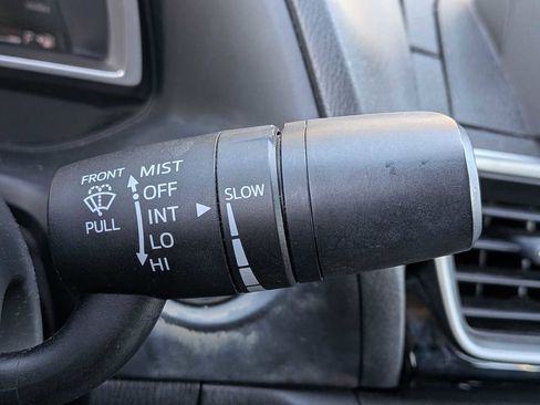 Used 2014 MAZDA MAZDA3 i Sport image 22