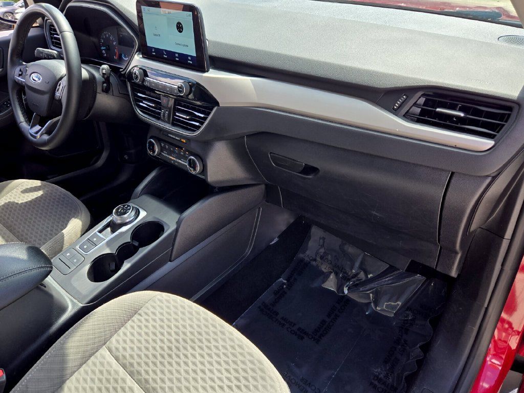 Used 2022 Ford Escape SE w/ Convenience Package FWD image 16