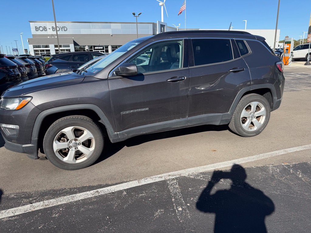 Used 2018 Jeep Compass Latitude w/ Safe & Security Group AWD/4WD image 1
