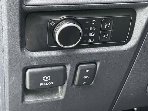 Used 2023 Ford Expedition Max XLT image 19