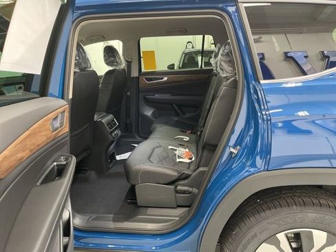 New 2026 Volkswagen Atlas SE image 8