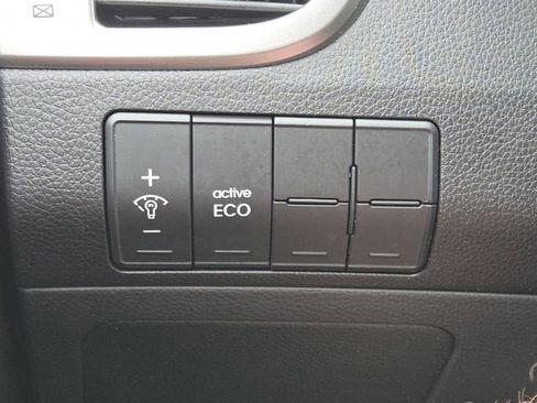 Used 2014 Hyundai Elantra GT w/ Option Group 03 image 10