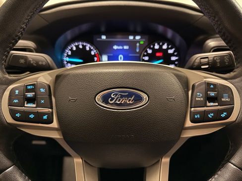 Used 2022 Ford Explorer Limited w/ Equipment Group 301A image 19