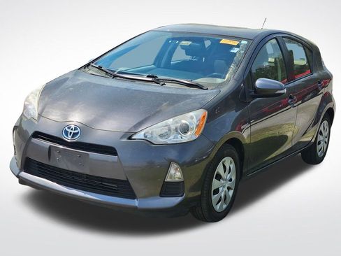Used 2013 Toyota Prius C Two image 2